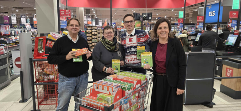 Weihnachtsspende für die KundInnen des Secundo vom Kaufland Griesheim